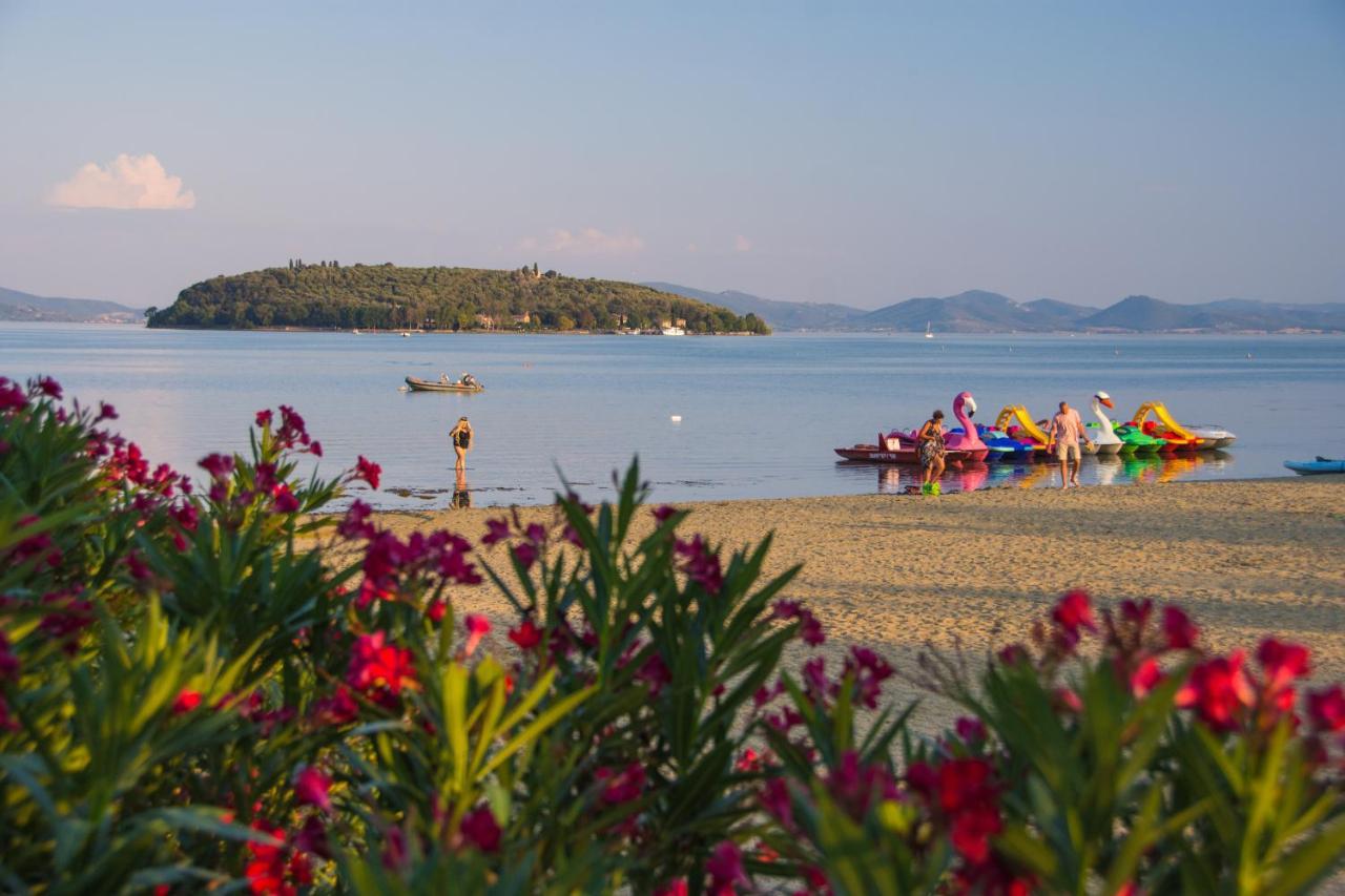 Camping Village Punta Navaccia Tuoro sul Trasimeno Exteriér fotografie