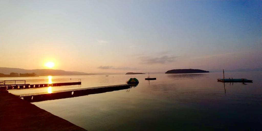 Camping Village Punta Navaccia Tuoro sul Trasimeno Exteriér fotografie