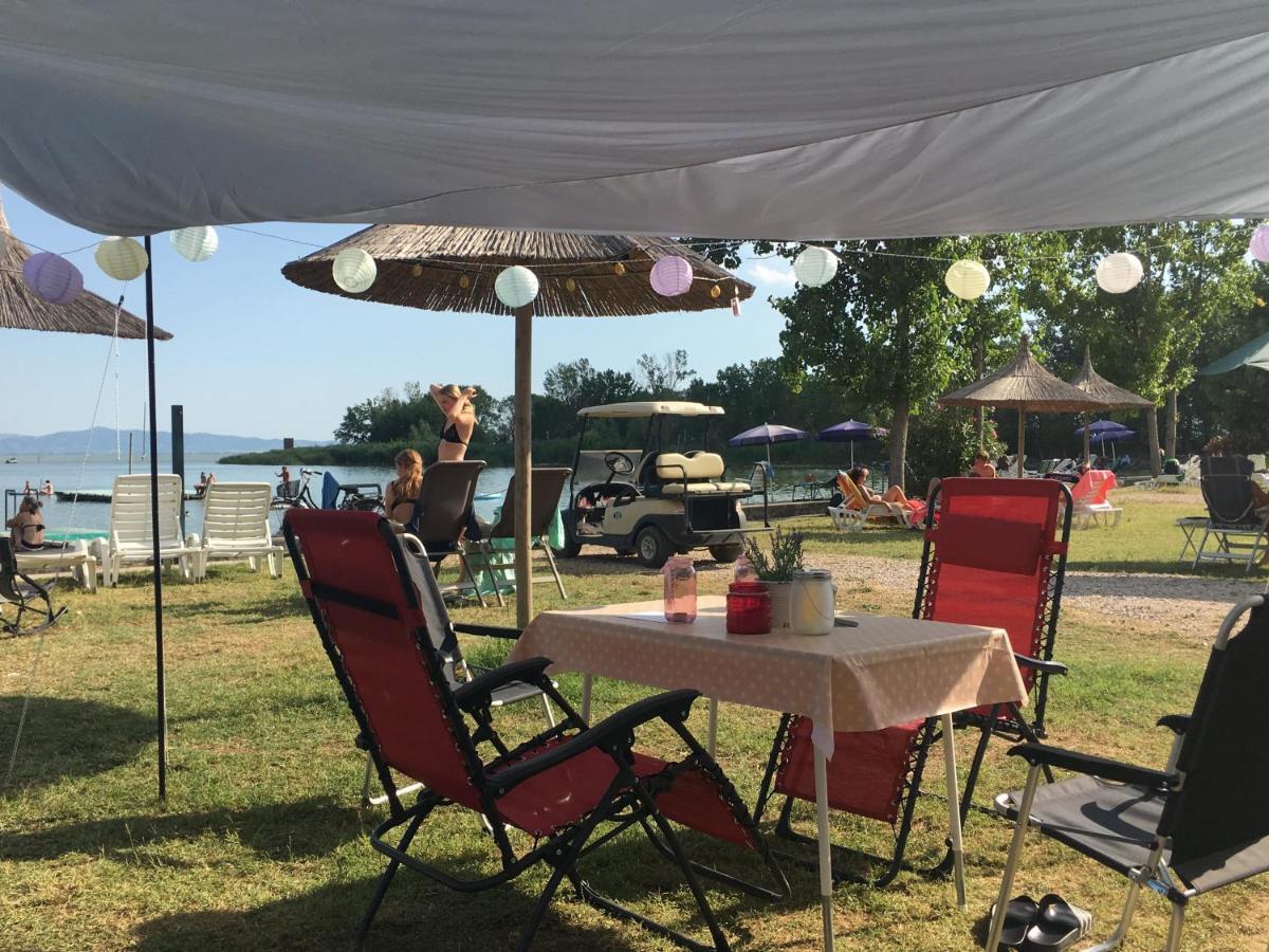 Camping Village Punta Navaccia Tuoro sul Trasimeno Exteriér fotografie
